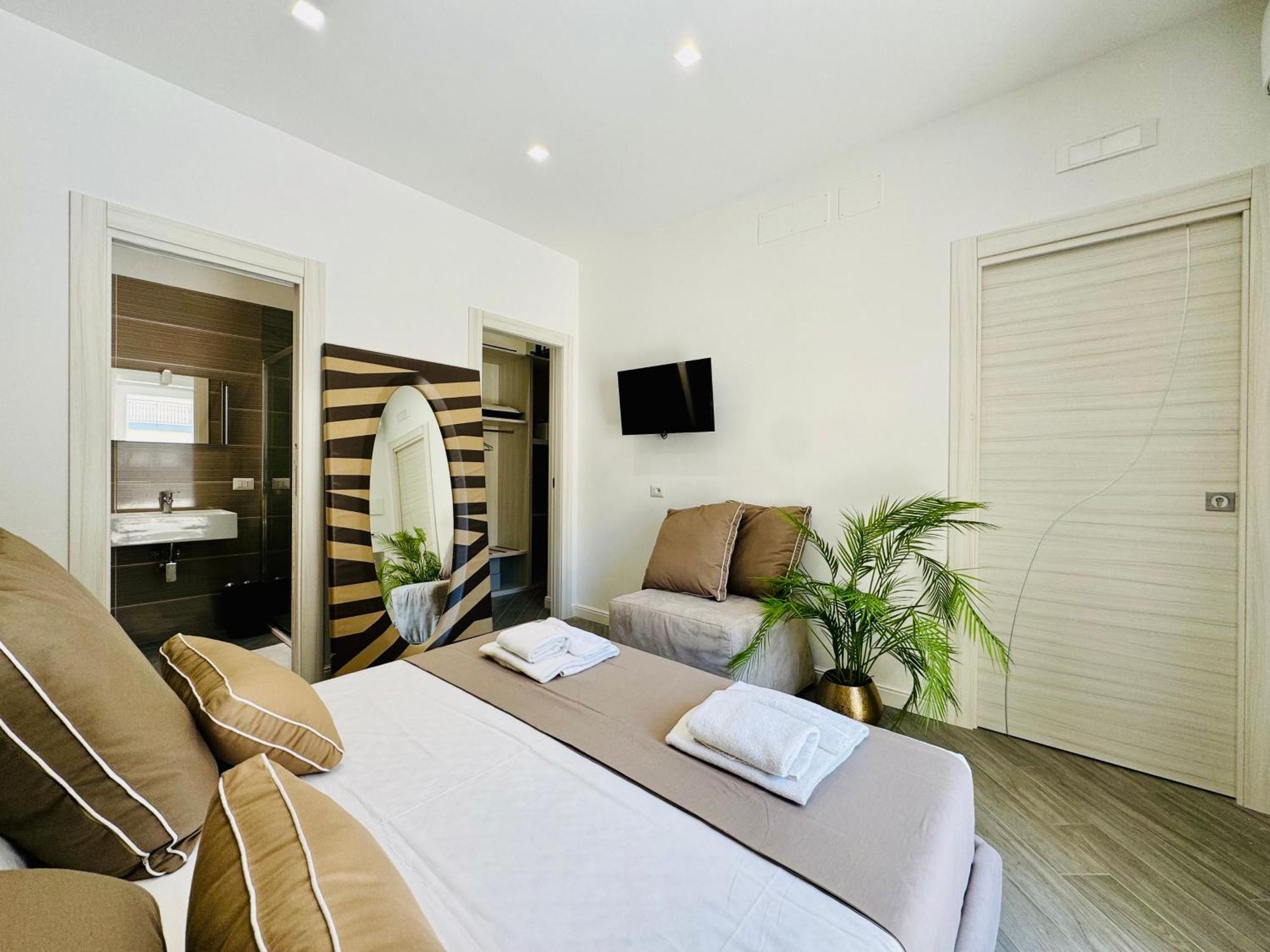 Yourhome - Santa Lucia Rooms ซอร์เรนโต ภายนอก รูปภาพ
