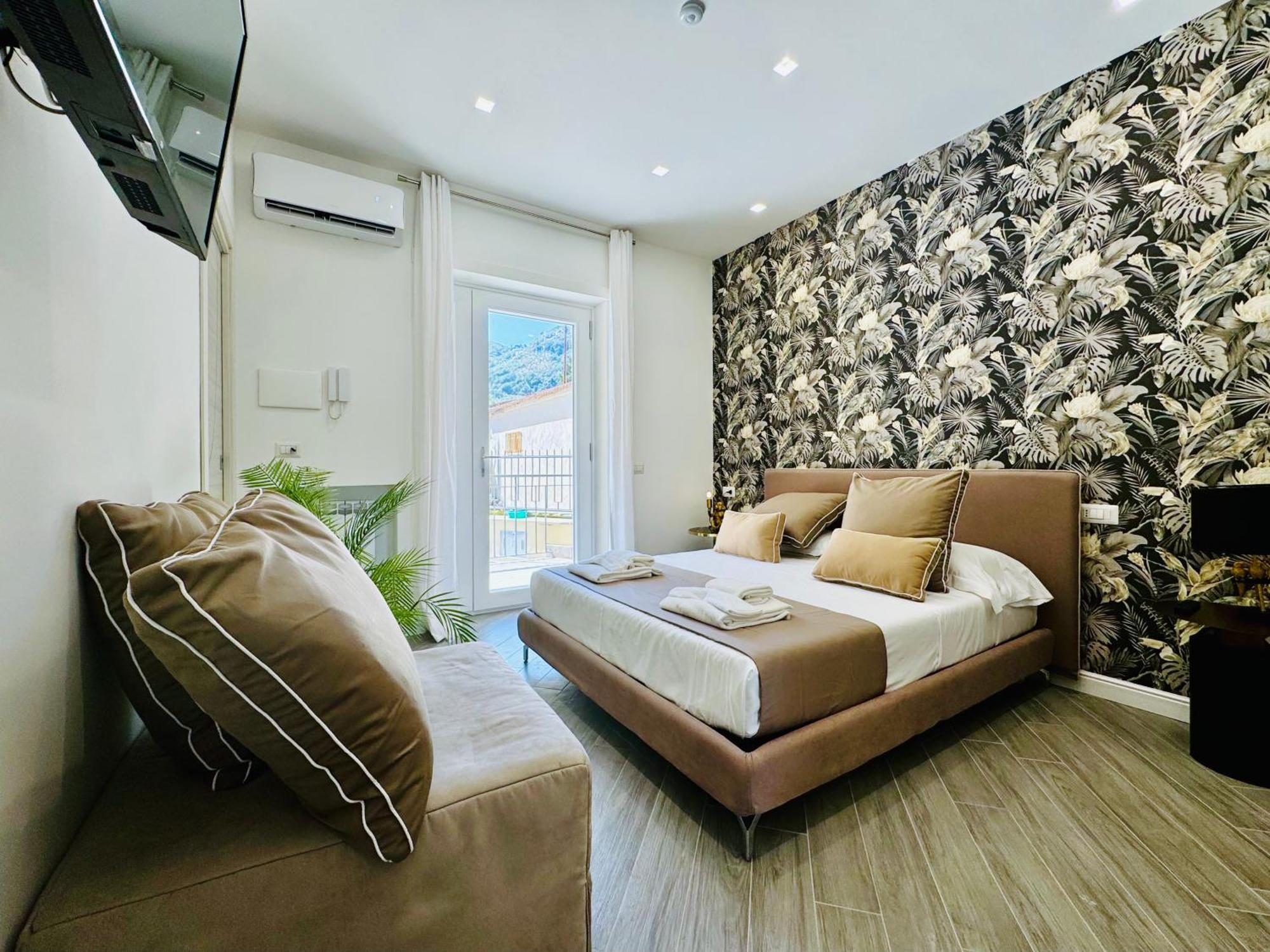 Yourhome - Santa Lucia Rooms ซอร์เรนโต ภายนอก รูปภาพ