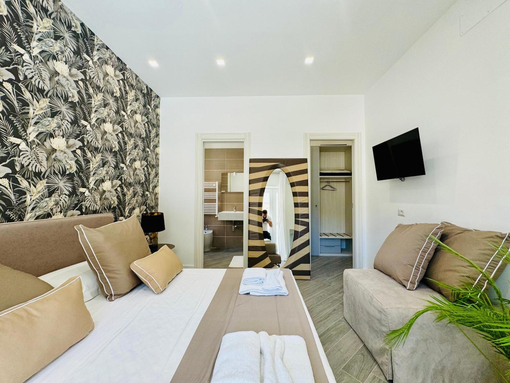Yourhome - Santa Lucia Rooms ซอร์เรนโต ภายนอก รูปภาพ