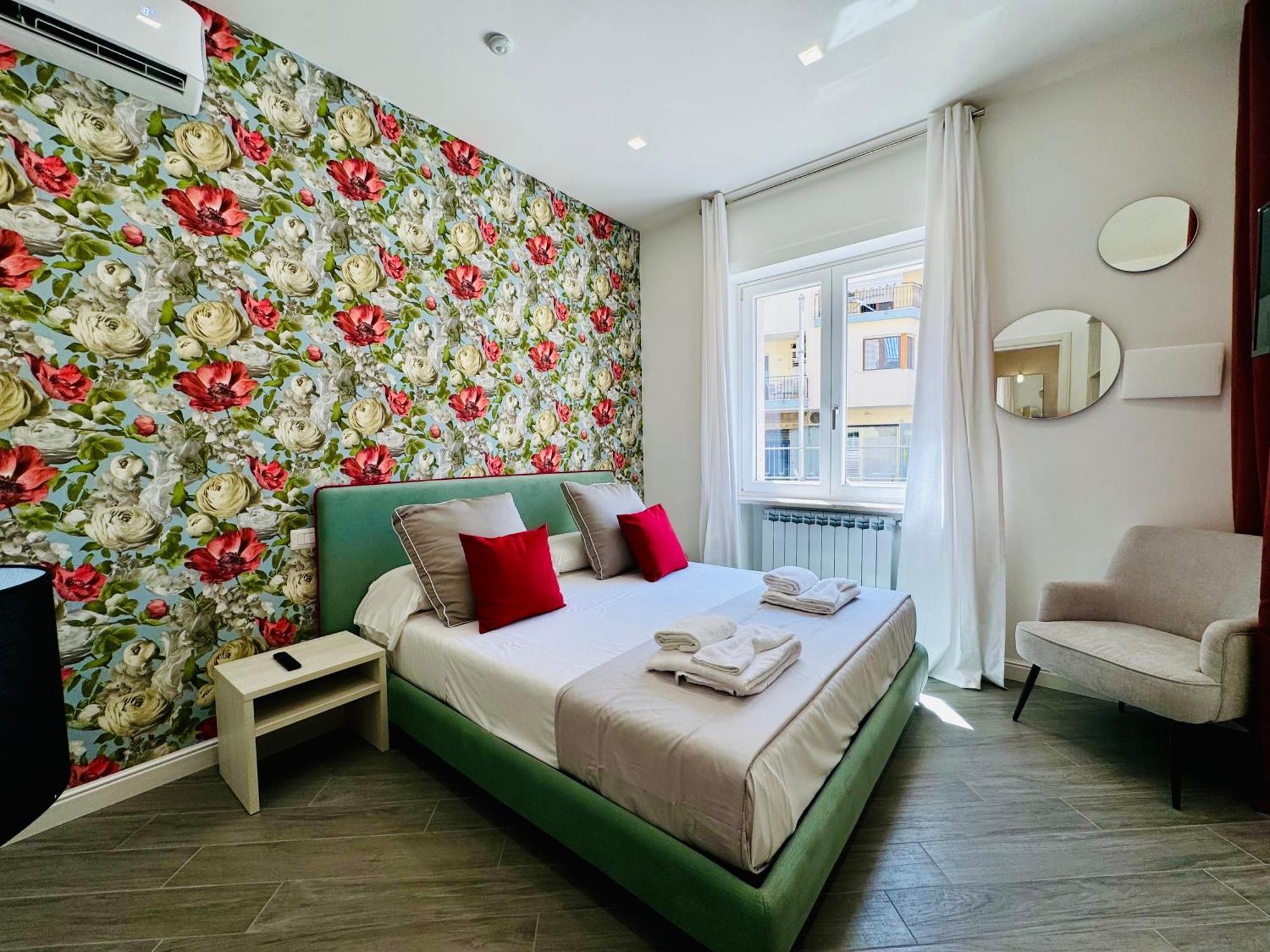 Yourhome - Santa Lucia Rooms ซอร์เรนโต ภายนอก รูปภาพ