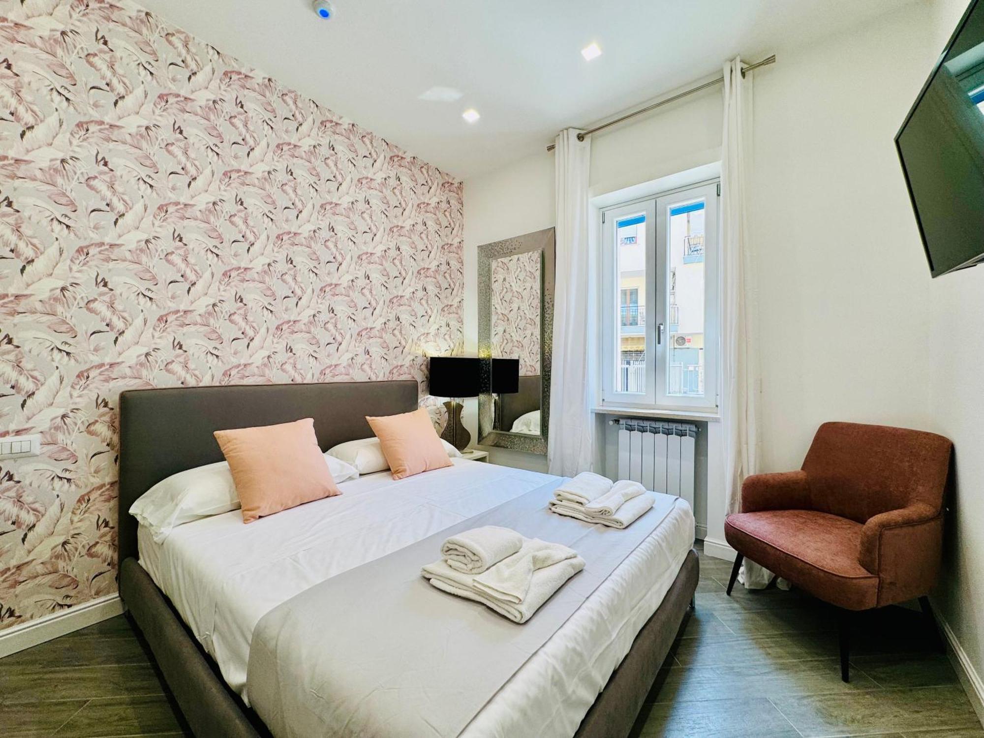 Yourhome - Santa Lucia Rooms ซอร์เรนโต ภายนอก รูปภาพ