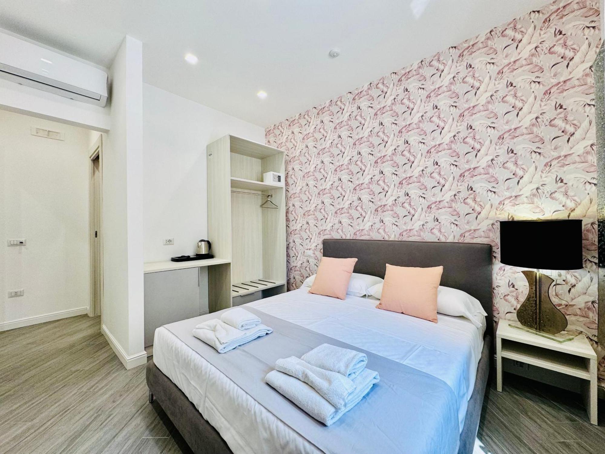 Yourhome - Santa Lucia Rooms ซอร์เรนโต ภายนอก รูปภาพ